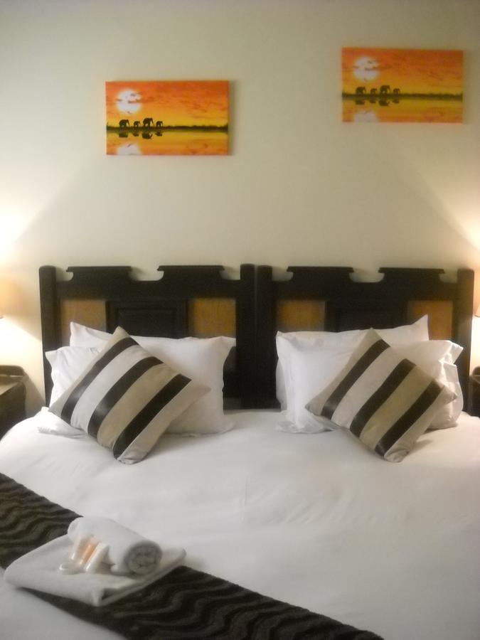 The Beverly Hills Guest Lodge Phalaborwa Phòng bức ảnh